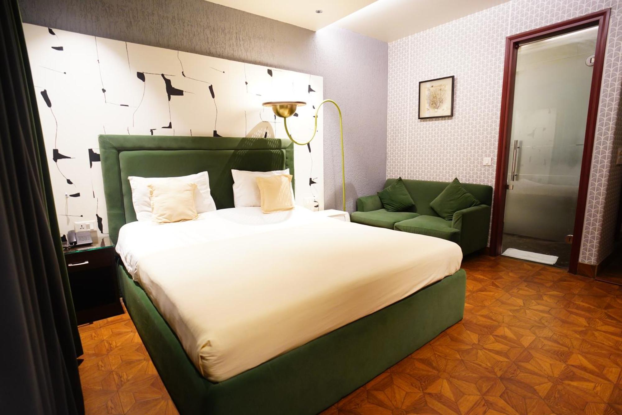 The Grand Vikalp By Saga Hotels Neu-Delhi Exterior foto