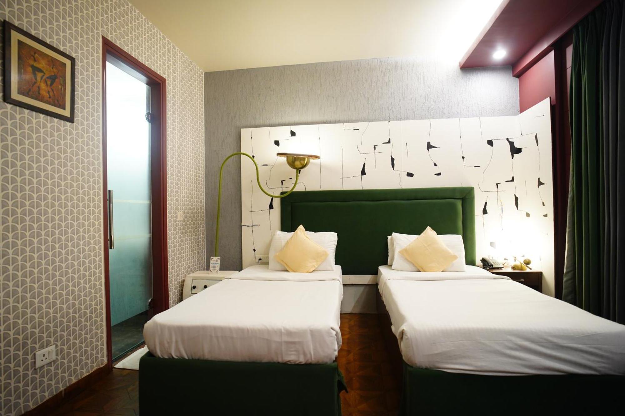 The Grand Vikalp By Saga Hotels Neu-Delhi Exterior foto