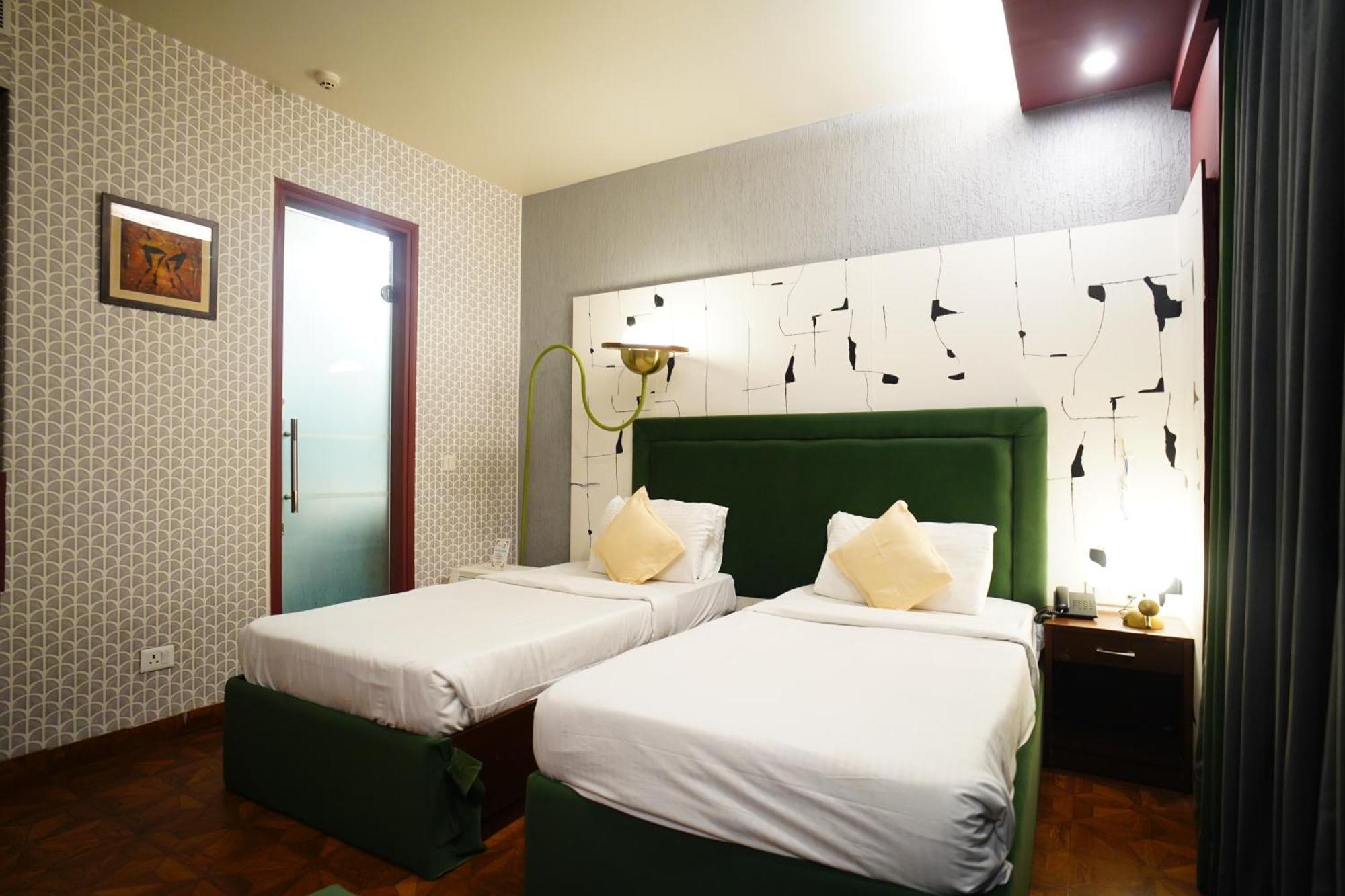 The Grand Vikalp By Saga Hotels Neu-Delhi Exterior foto