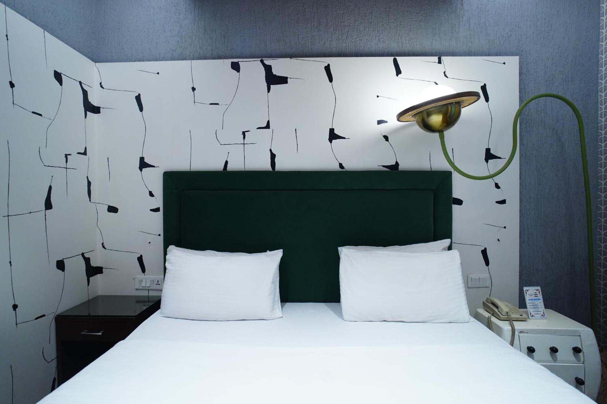 The Grand Vikalp By Saga Hotels Neu-Delhi Exterior foto