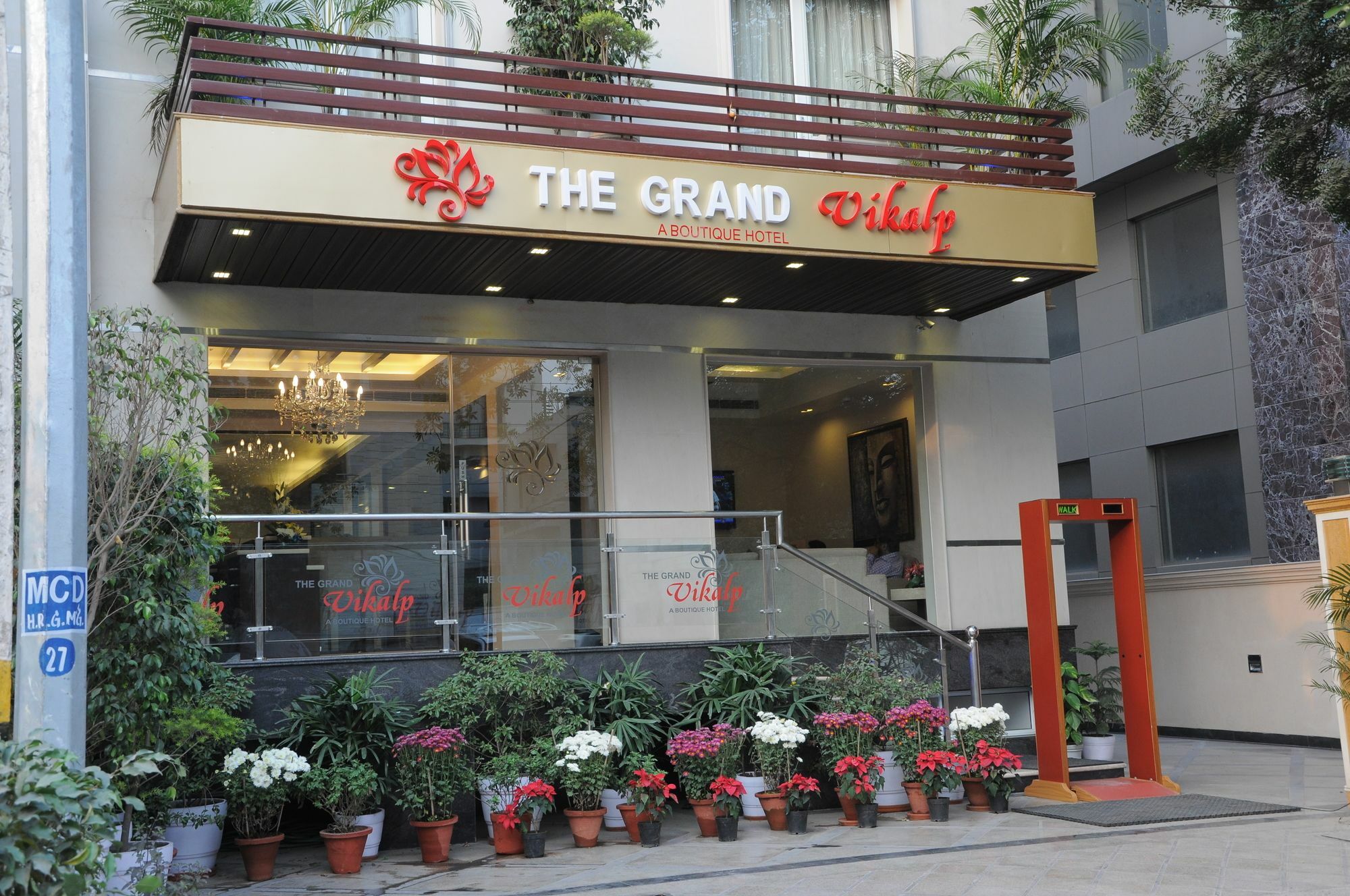The Grand Vikalp By Saga Hotels Neu-Delhi Exterior foto